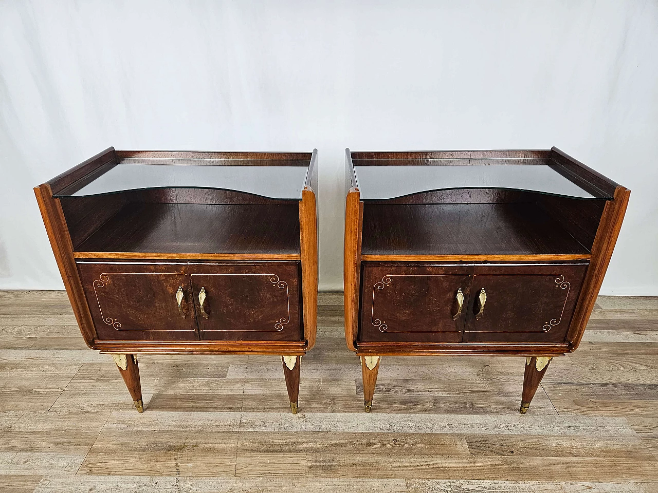 Pair of walnut and maple bedside tables with glass shelf, 1950s 1