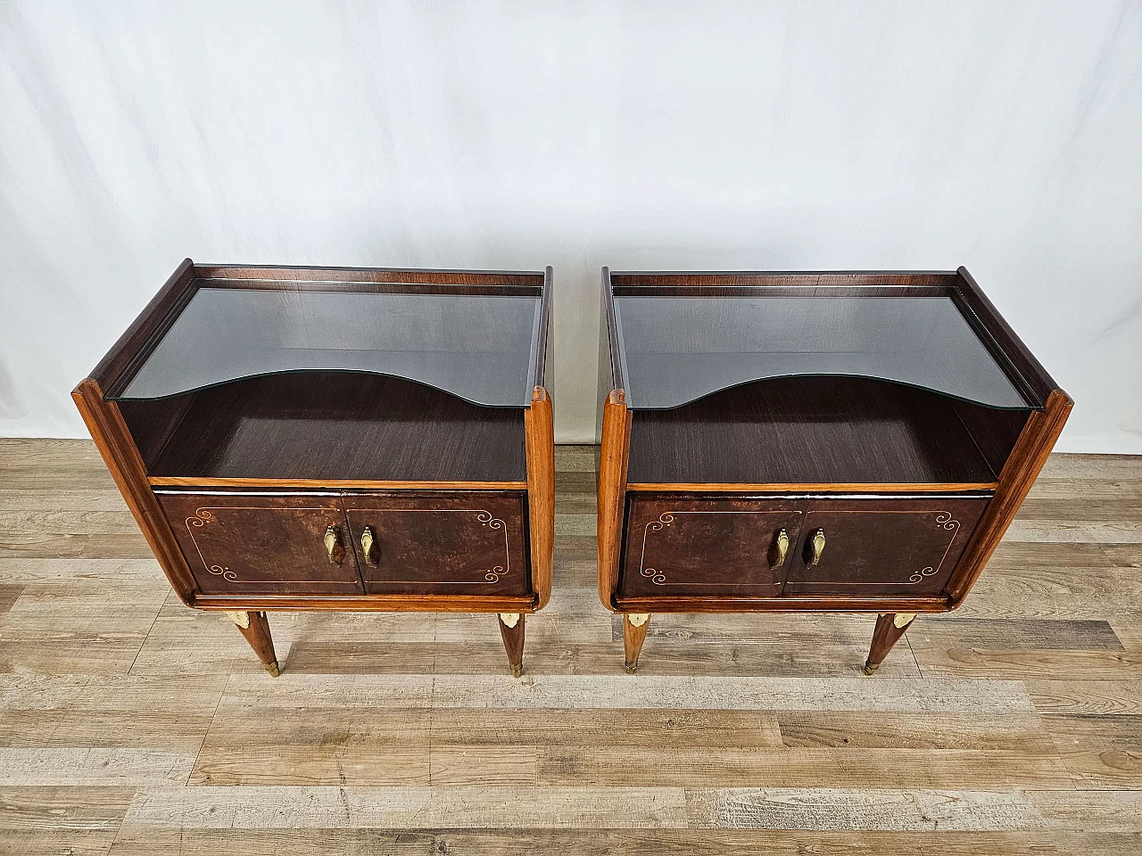 Pair of walnut and maple bedside tables with glass shelf, 1950s 3