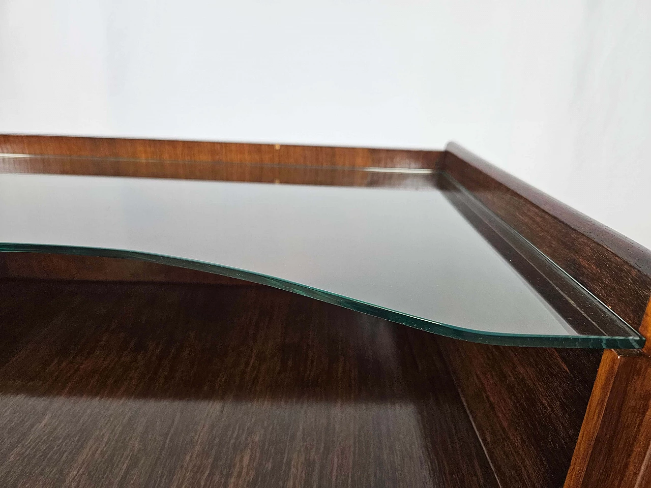 Pair of walnut and maple bedside tables with glass shelf, 1950s 14