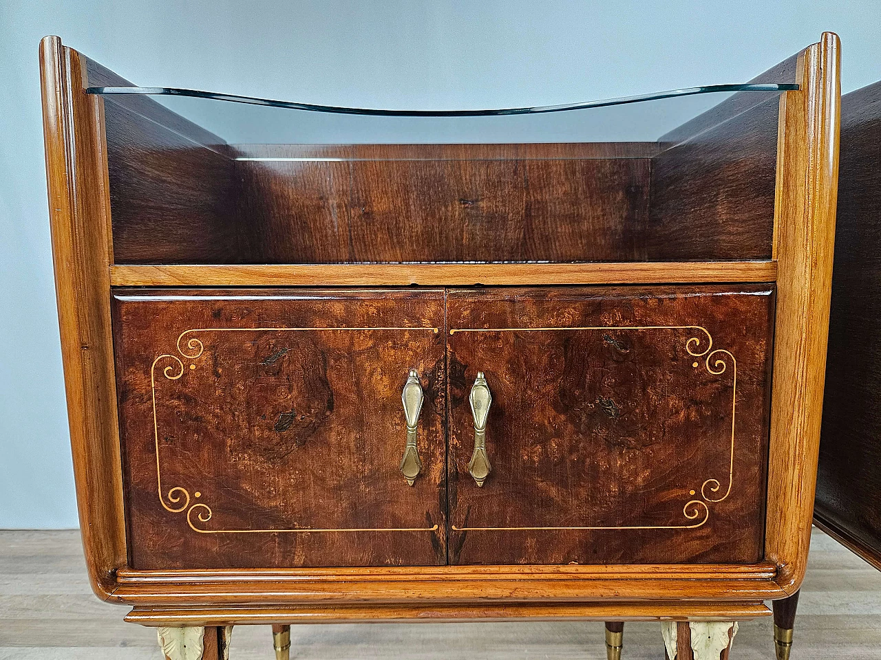 Pair of walnut and maple bedside tables with glass shelf, 1950s 18