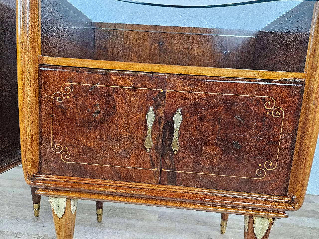 Pair of walnut and maple bedside tables with glass shelf, 1950s 21