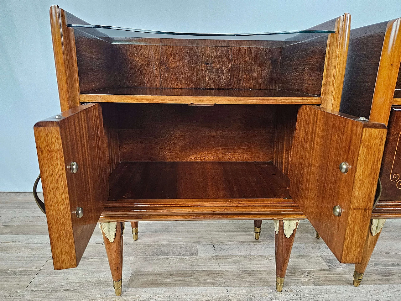 Pair of walnut and maple bedside tables with glass shelf, 1950s 36