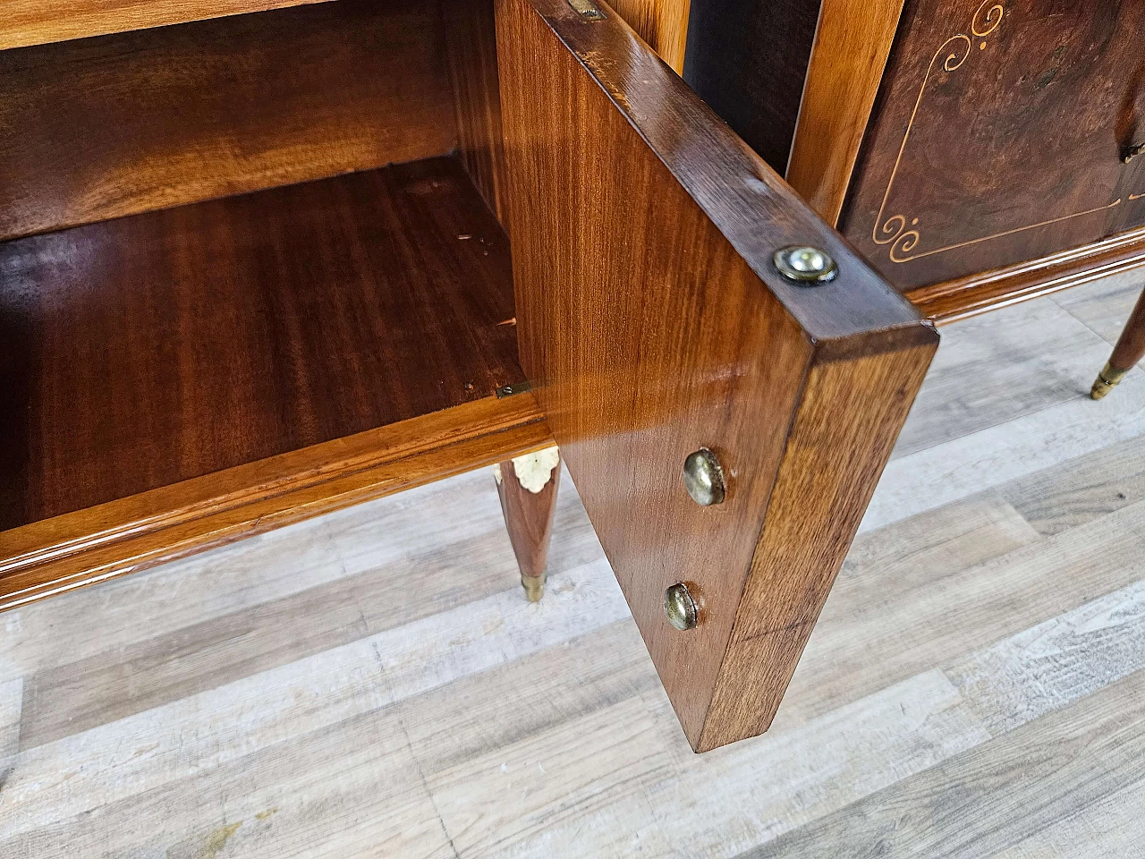 Pair of walnut and maple bedside tables with glass shelf, 1950s 40