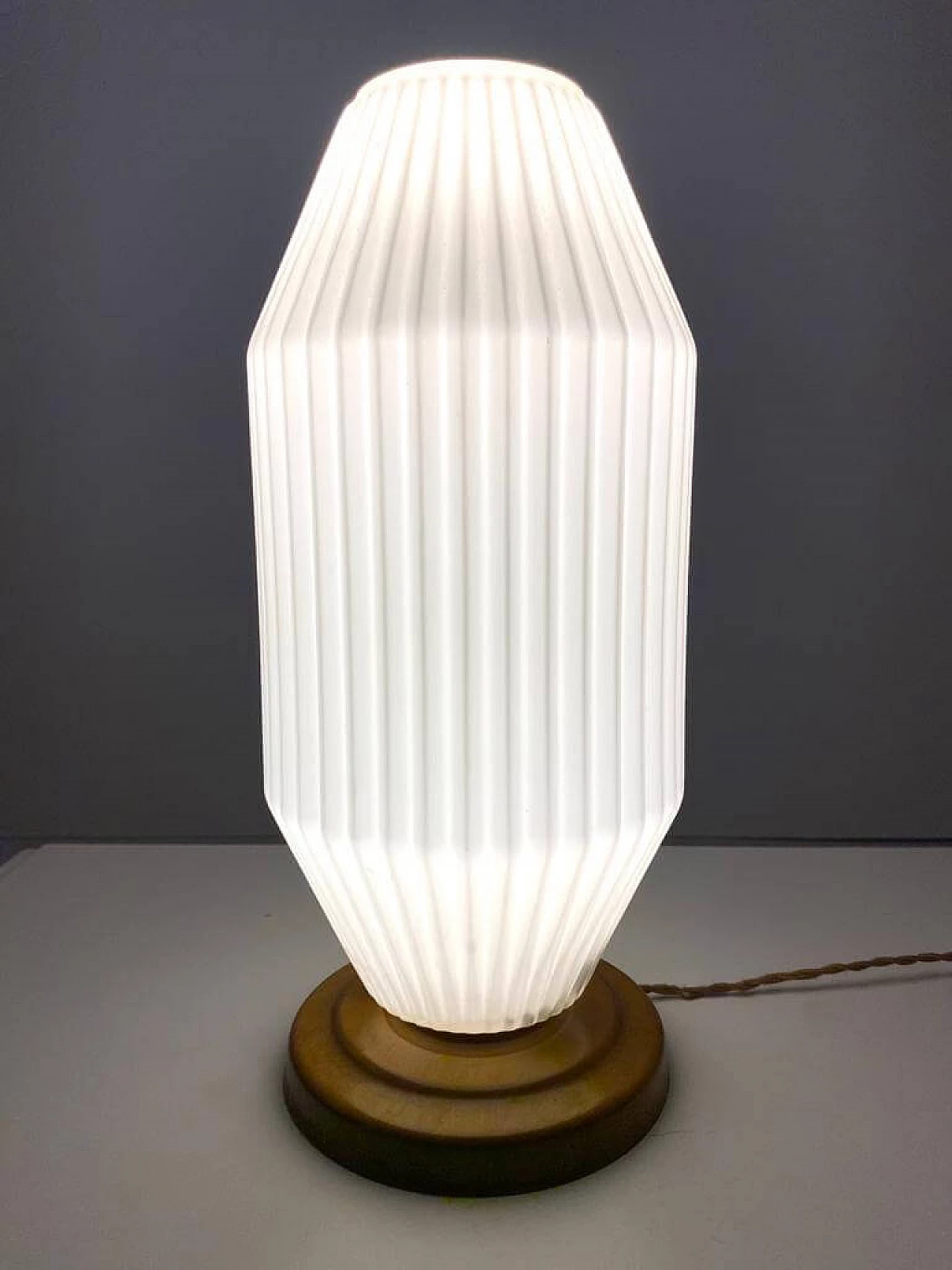 Table lamp in Art Deco style made of glass and wood, 1940s 8