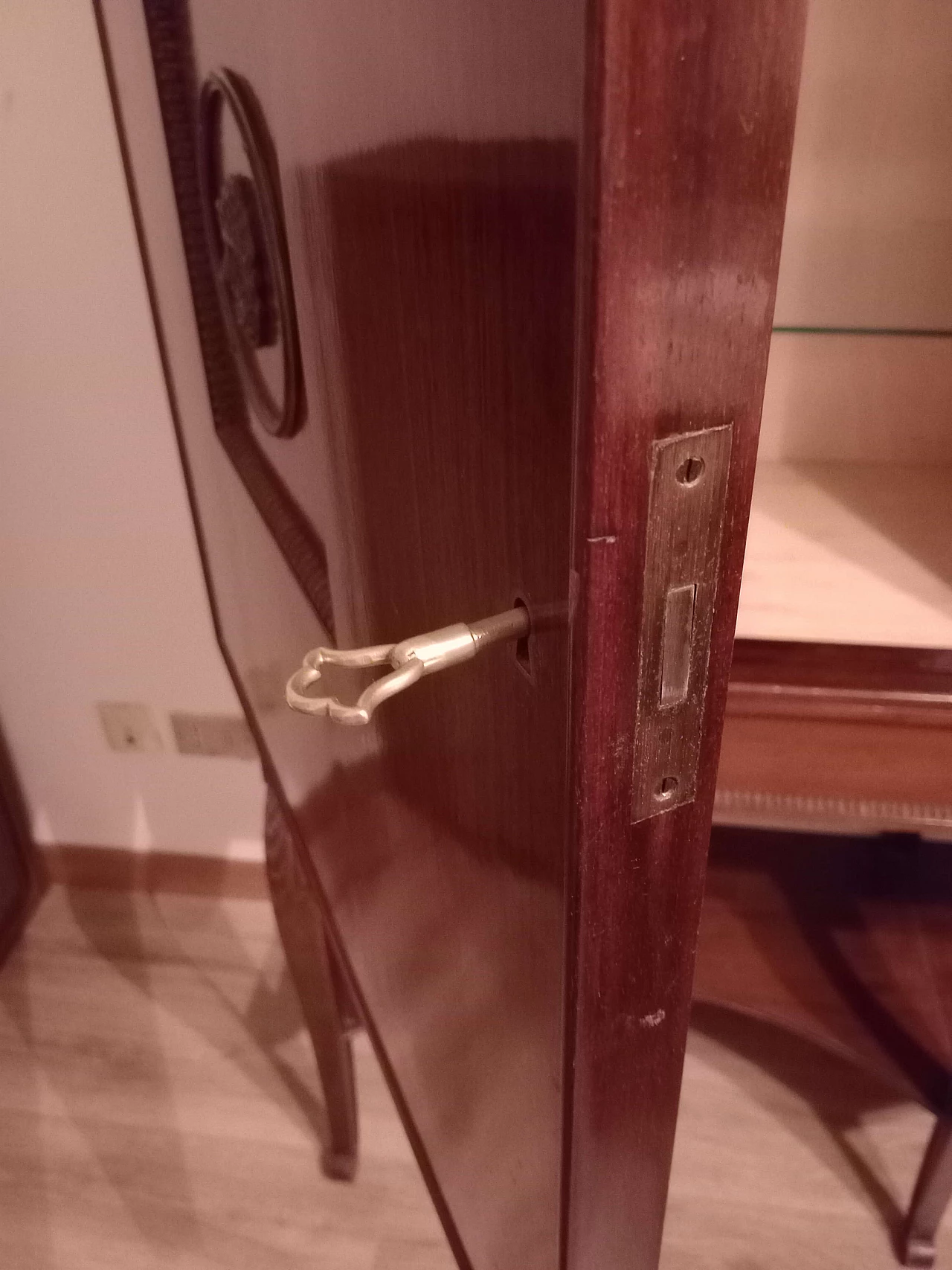 Grande credenza in mogano, con vano bar, di Fratelli Barni anni '50 31