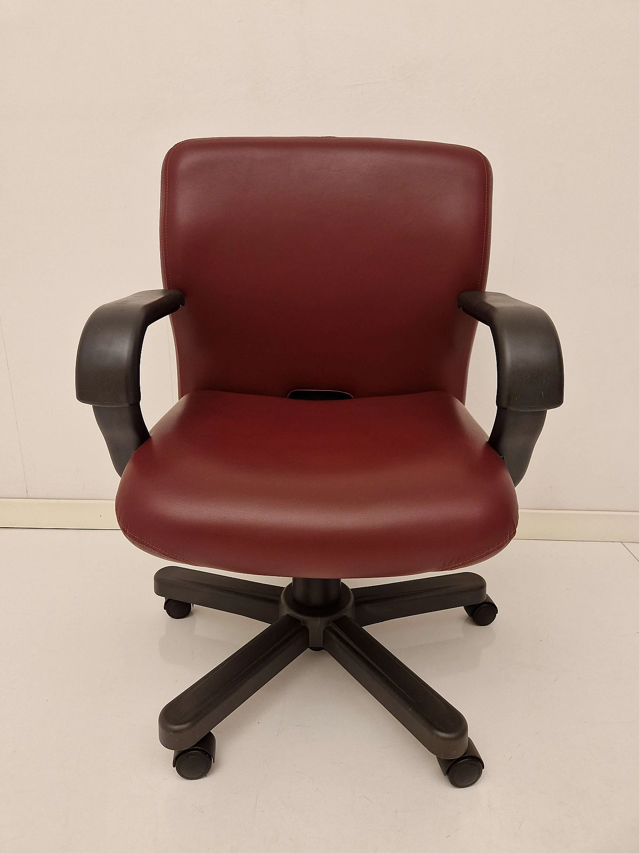 Bull-Dog leather office chair by Dale Fahnstrom and Michael McCoy for Knoll, 1990s 1