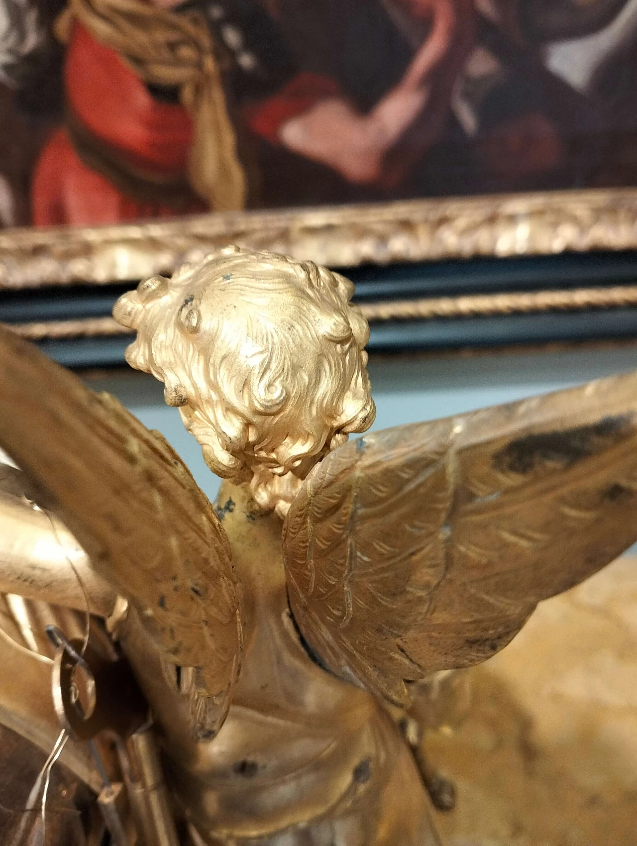 Gilt bronze Empire clock with winged figure, 19th century 21