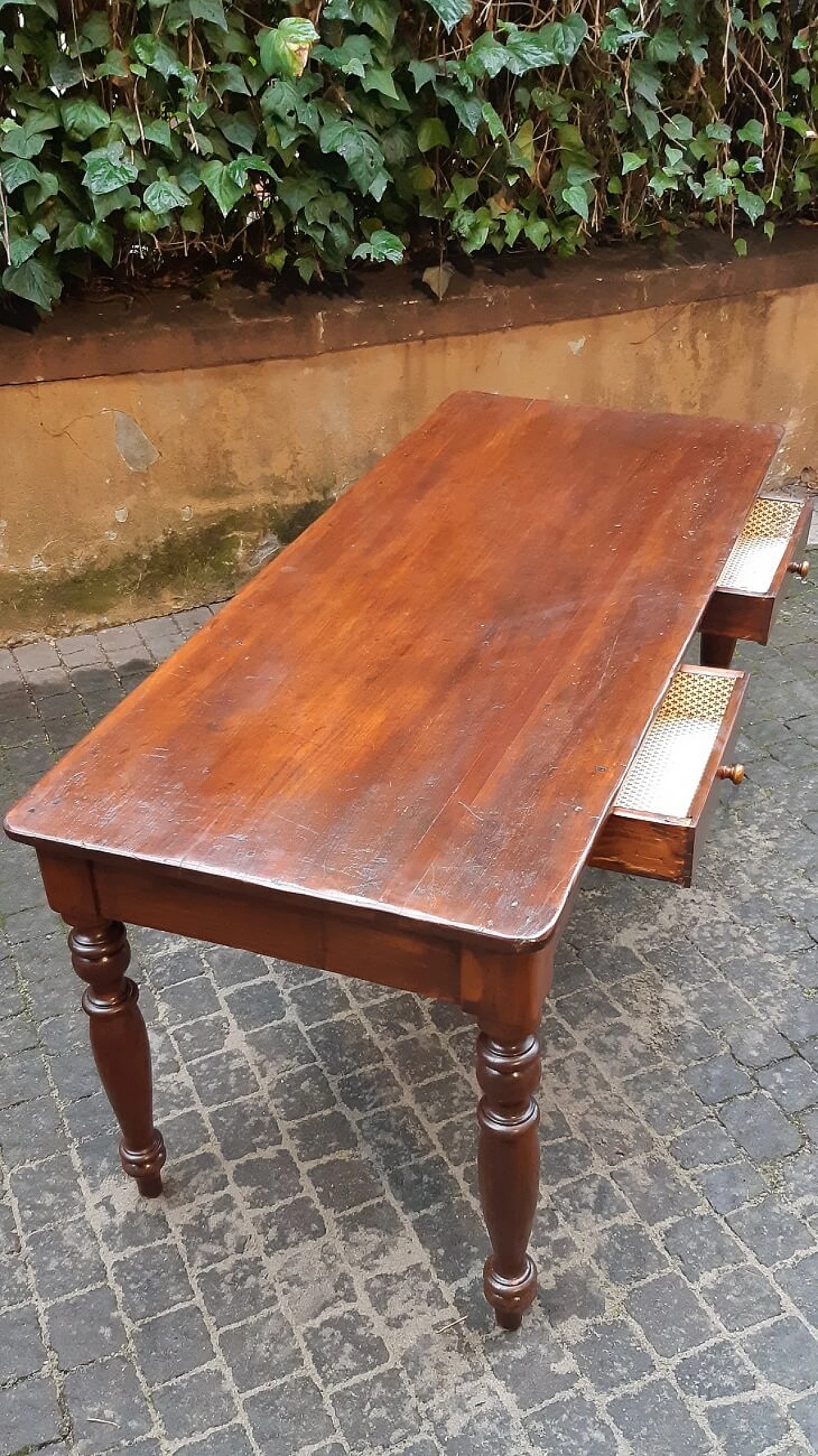 Cherry wood table with two drawers, 19th century 4