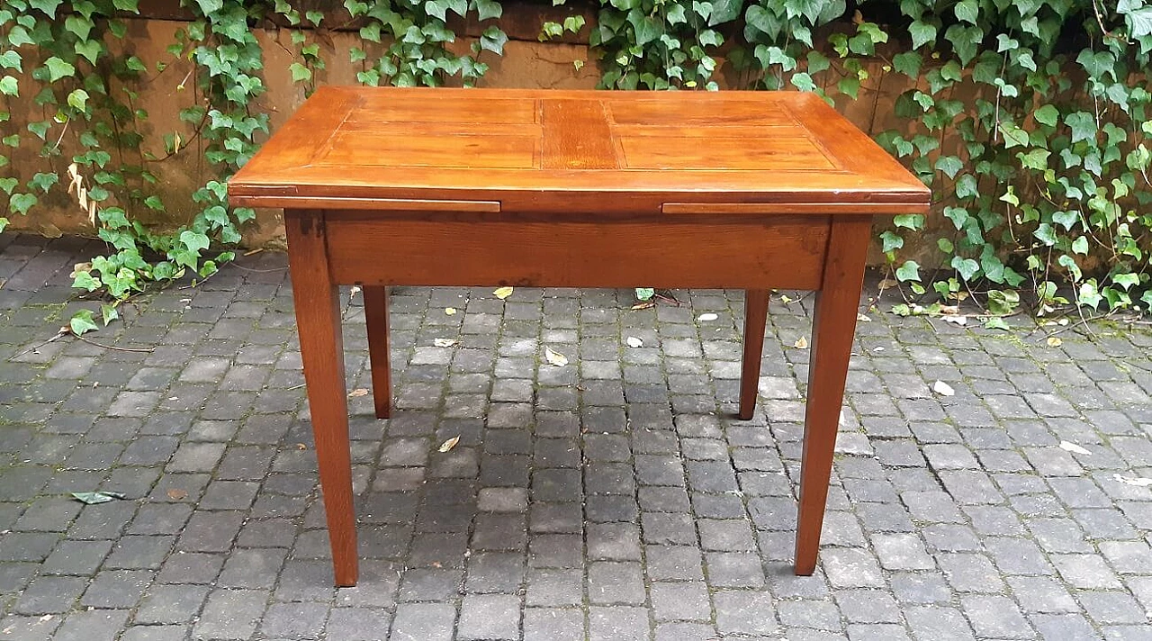 Extending walnut and oak table, second half of the 19th century 1