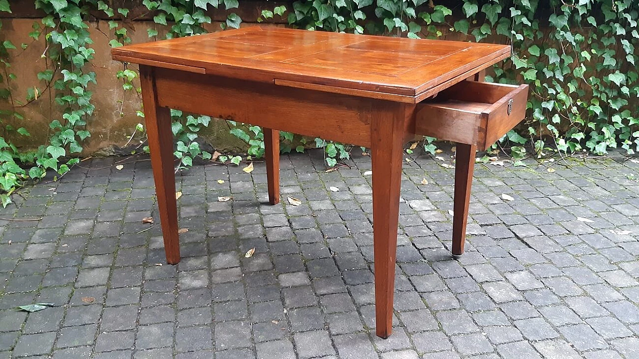 Extending walnut and oak table, second half of the 19th century 6