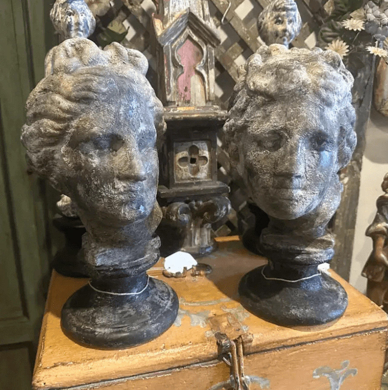 Pair of plaster sculptures depicting Apollo and Venus de' Medici, 1950s 3