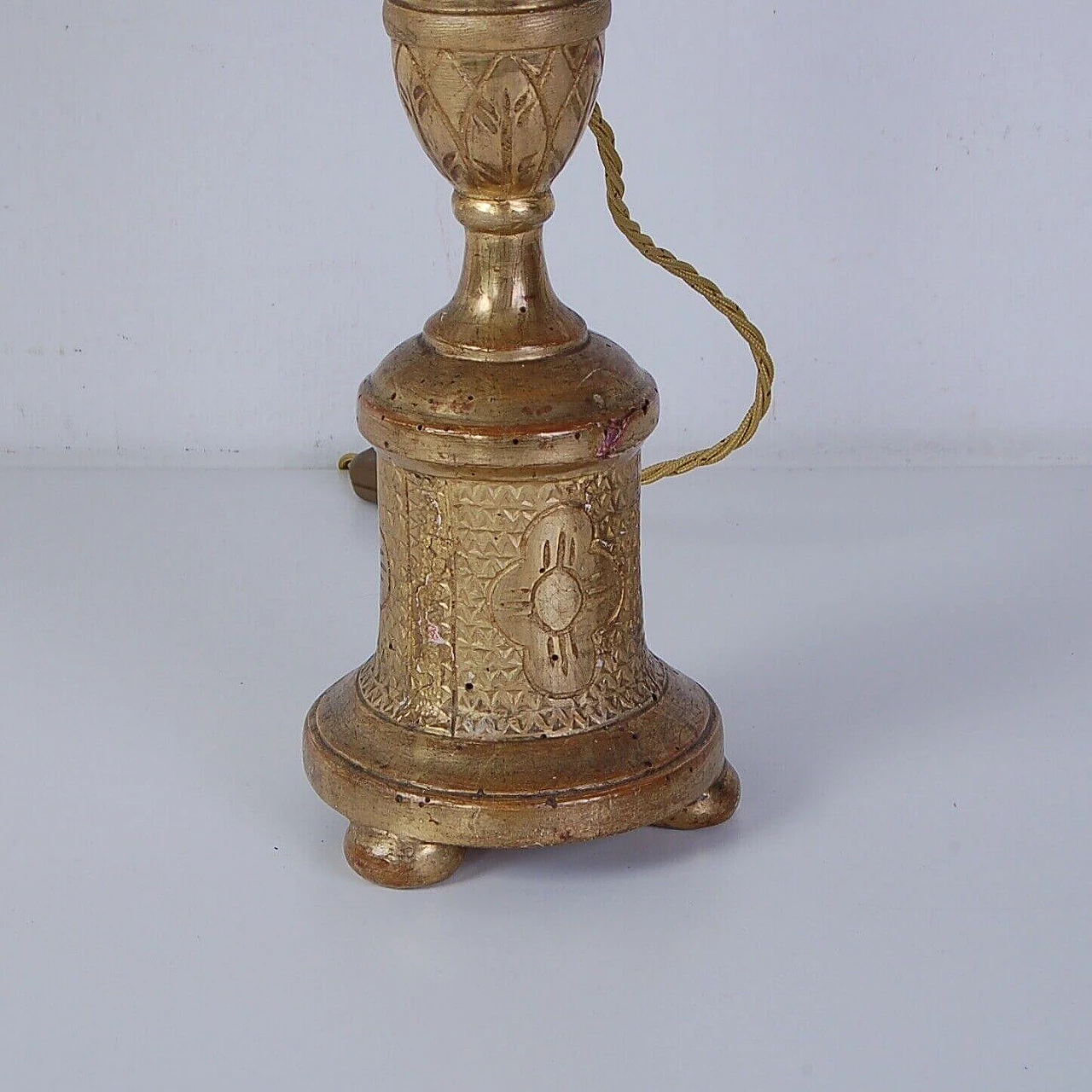 Pair of table lamps with a 19th-century wooden candelabra base decorated with gold leaf 5