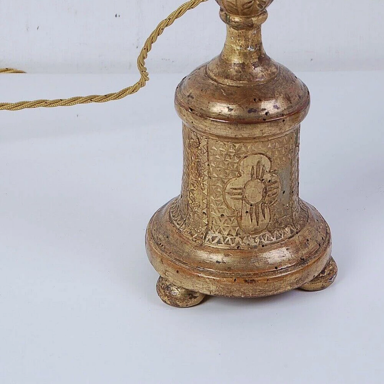 Pair of table lamps with a 19th-century wooden candelabra base decorated with gold leaf 15