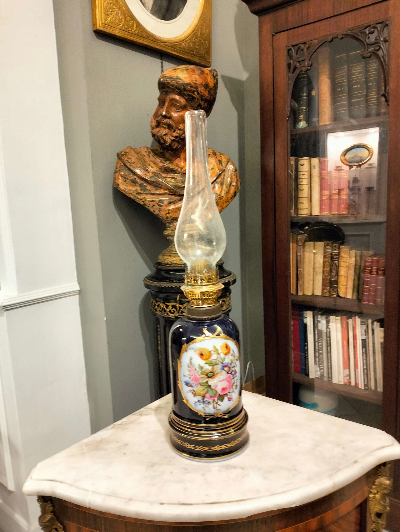 Pair of Napoleon III porcelain oil lamps, 19th century 6