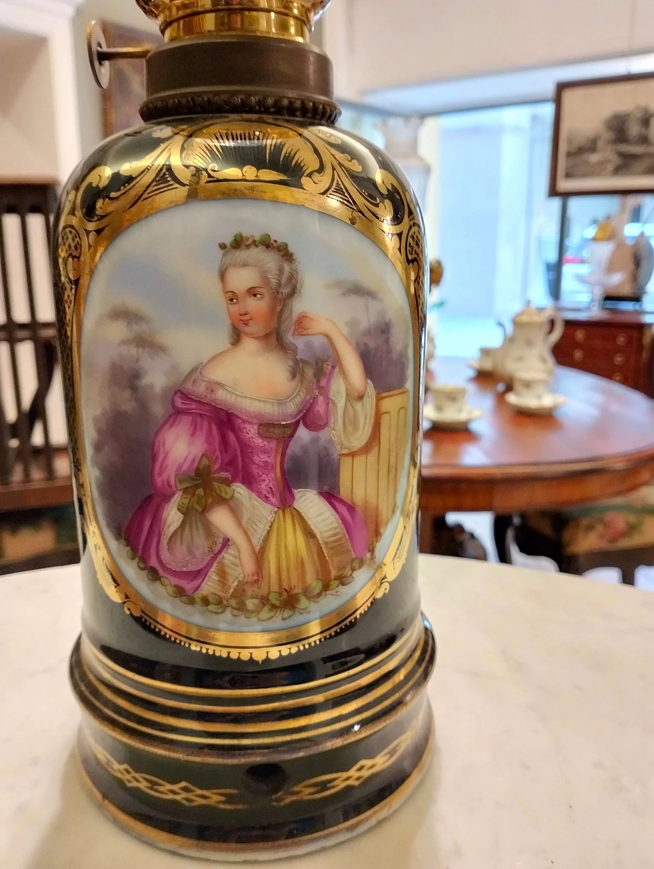 Pair of Napoleon III porcelain oil lamps, 19th century 7