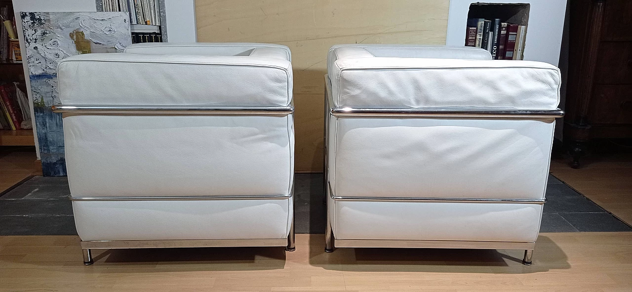 Pair of white hammered leather LC 2 armchairs by Le Corbusier, P. Jeanneret, C. Perriand for Alivar, 1980s 11