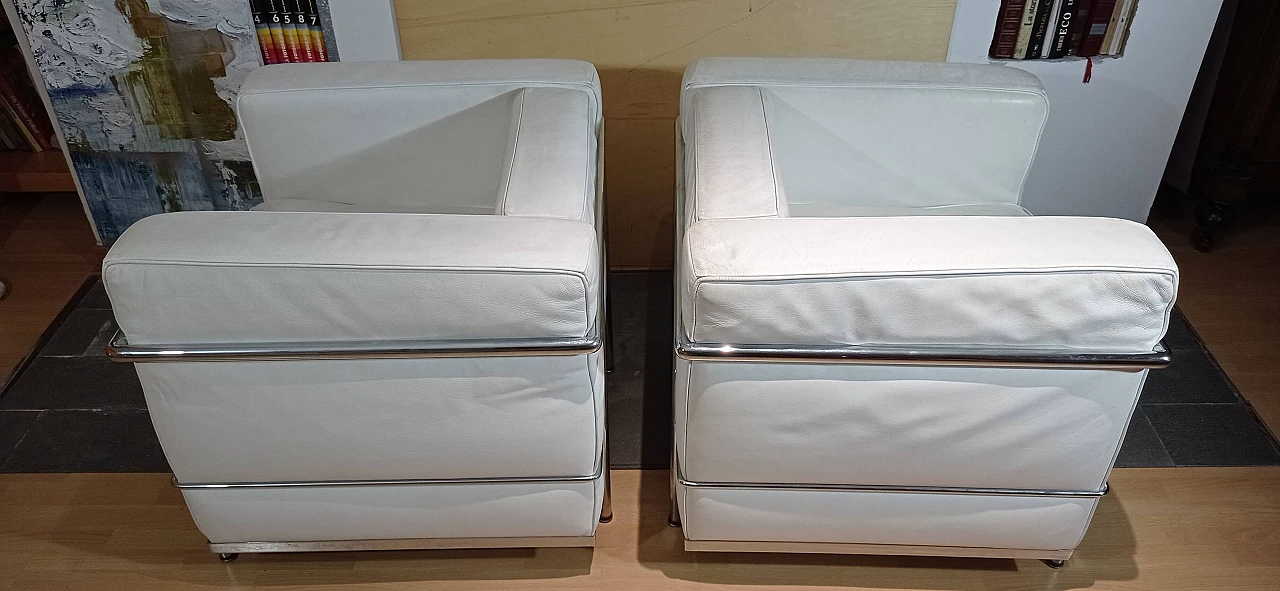 Pair of white hammered leather LC 2 armchairs by Le Corbusier, P. Jeanneret, C. Perriand for Alivar, 1980s 13