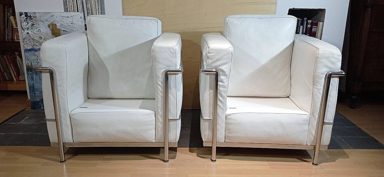 Pair of white hammered leather LC 2 armchairs by Le Corbusier, P. Jeanneret, C. Perriand for Alivar, 1980s 14