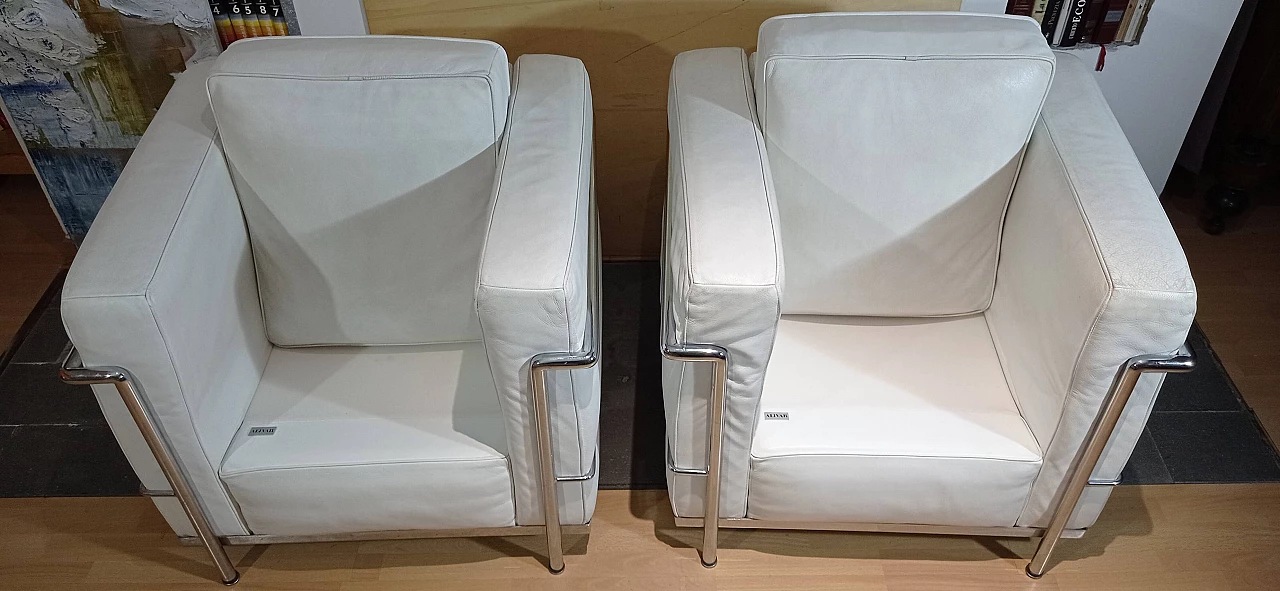 Pair of white hammered leather LC 2 armchairs by Le Corbusier, P. Jeanneret, C. Perriand for Alivar, 1980s 16