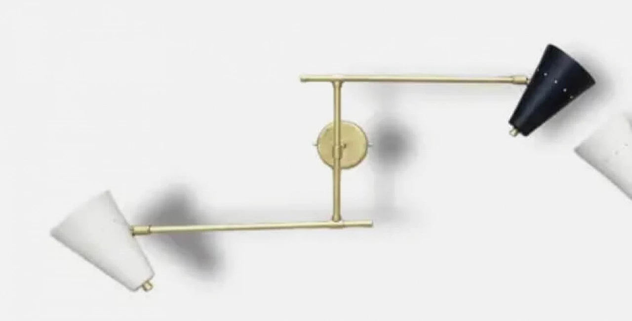 Lacquered aluminium and brass wall sconce in the style of Stilnovo 2