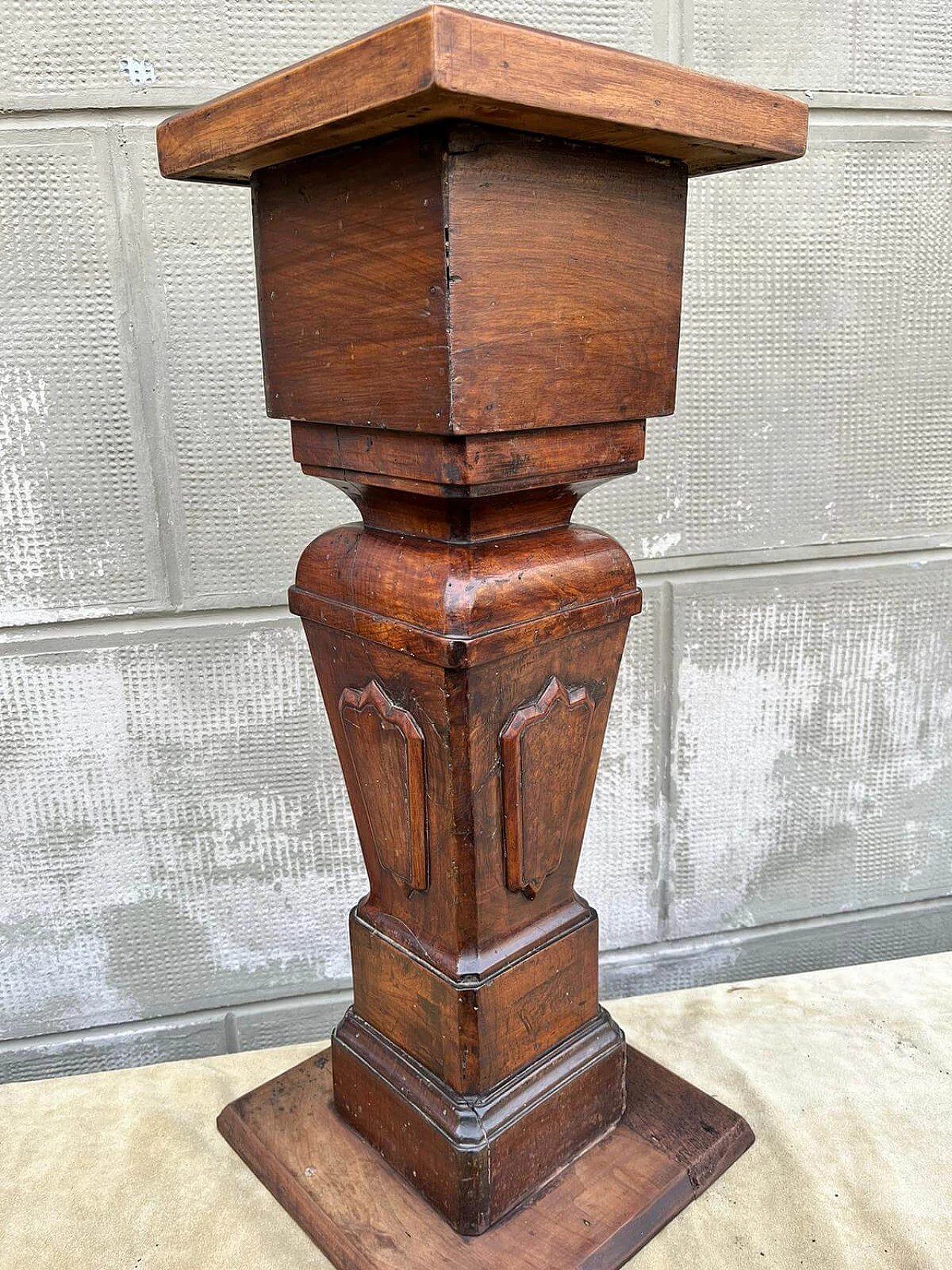 Pair of wood columns, early 20th century 3