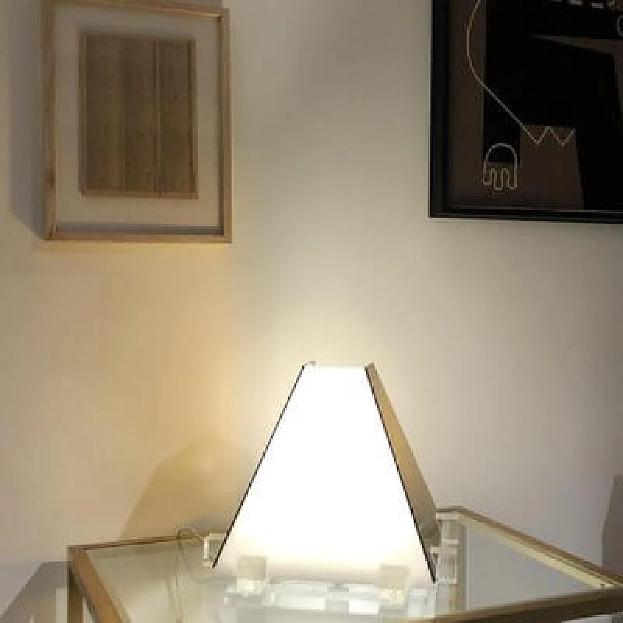 Acrylic table lamp, 1970s 7