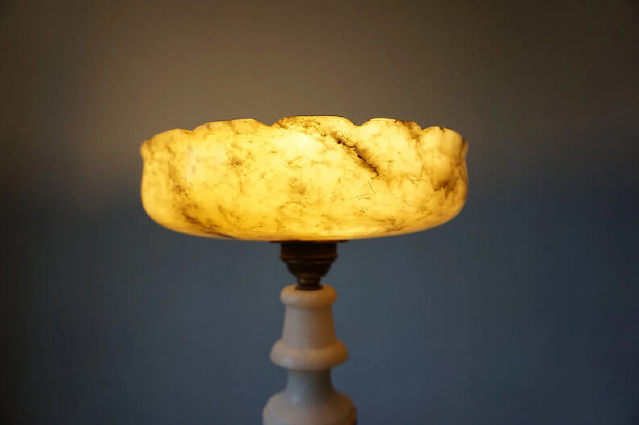 Marble amphora table lamp in Louis XVI style, early 20th century 6