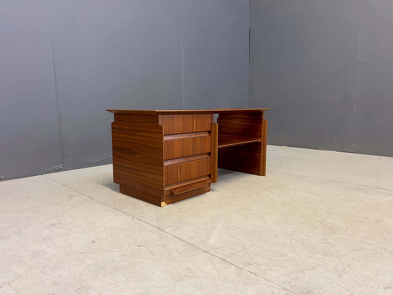 Wooden coffee table with three drawers and top with circular opening, 1960s 3