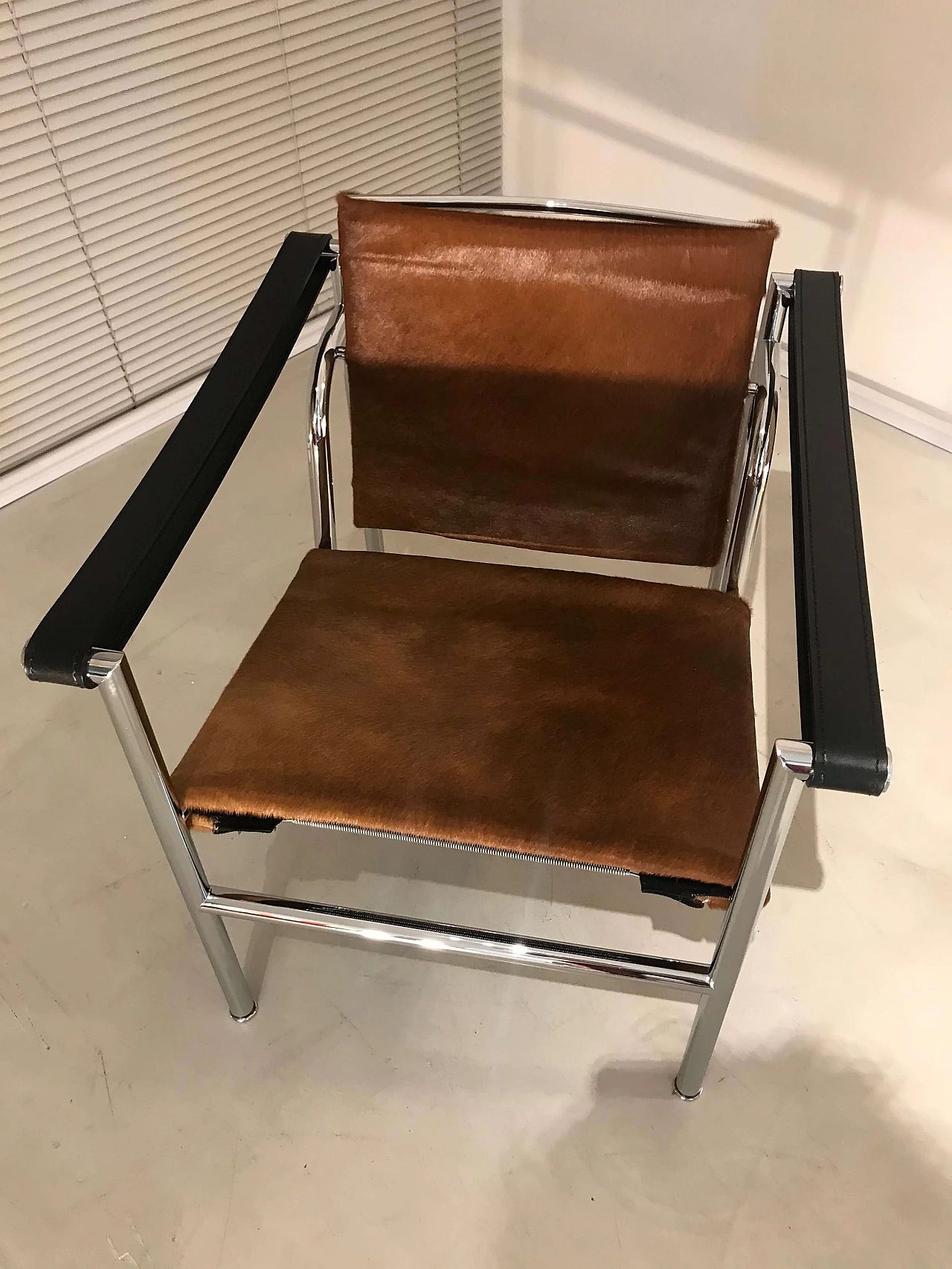 Coppia di poltrone LC1 di Le Corbusier per Cassina, 1973 3