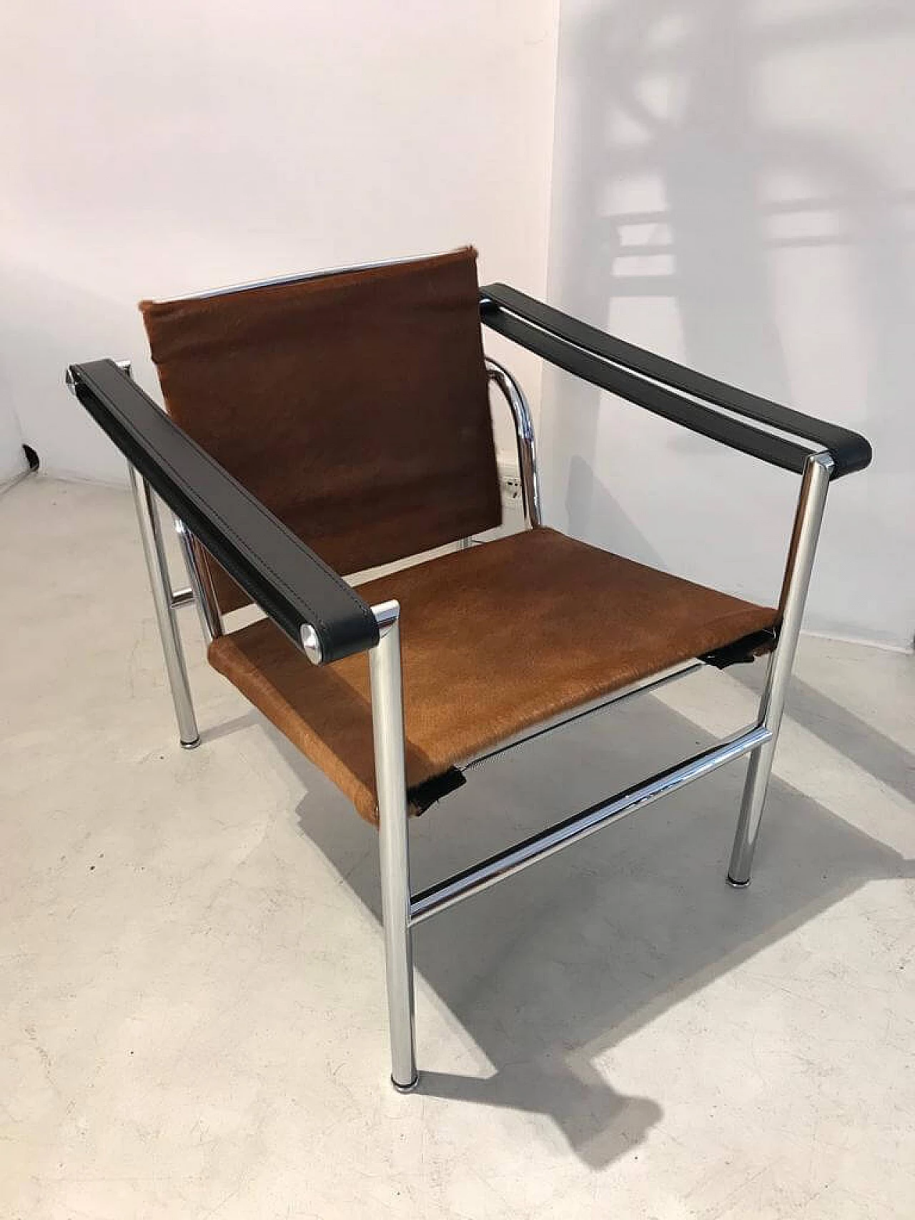 Coppia di poltrone LC1 di Le Corbusier per Cassina, 1973 9