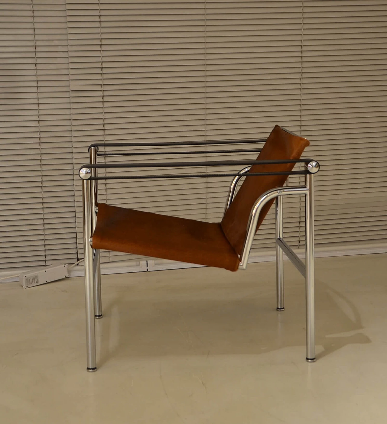 Pair of LC1 armchairs by Le Corbusier for Cassina, 1973 12