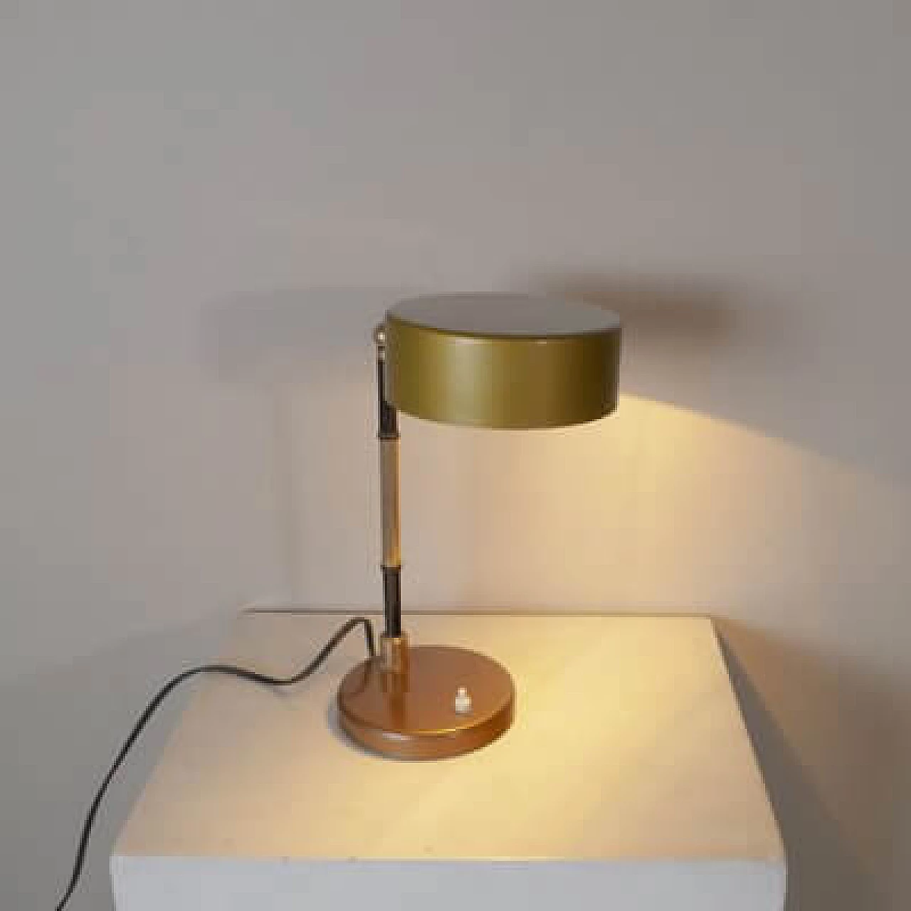 Chromed metal and brass ruby table lamp in the style of Oscar Torlasco, 1960s 5