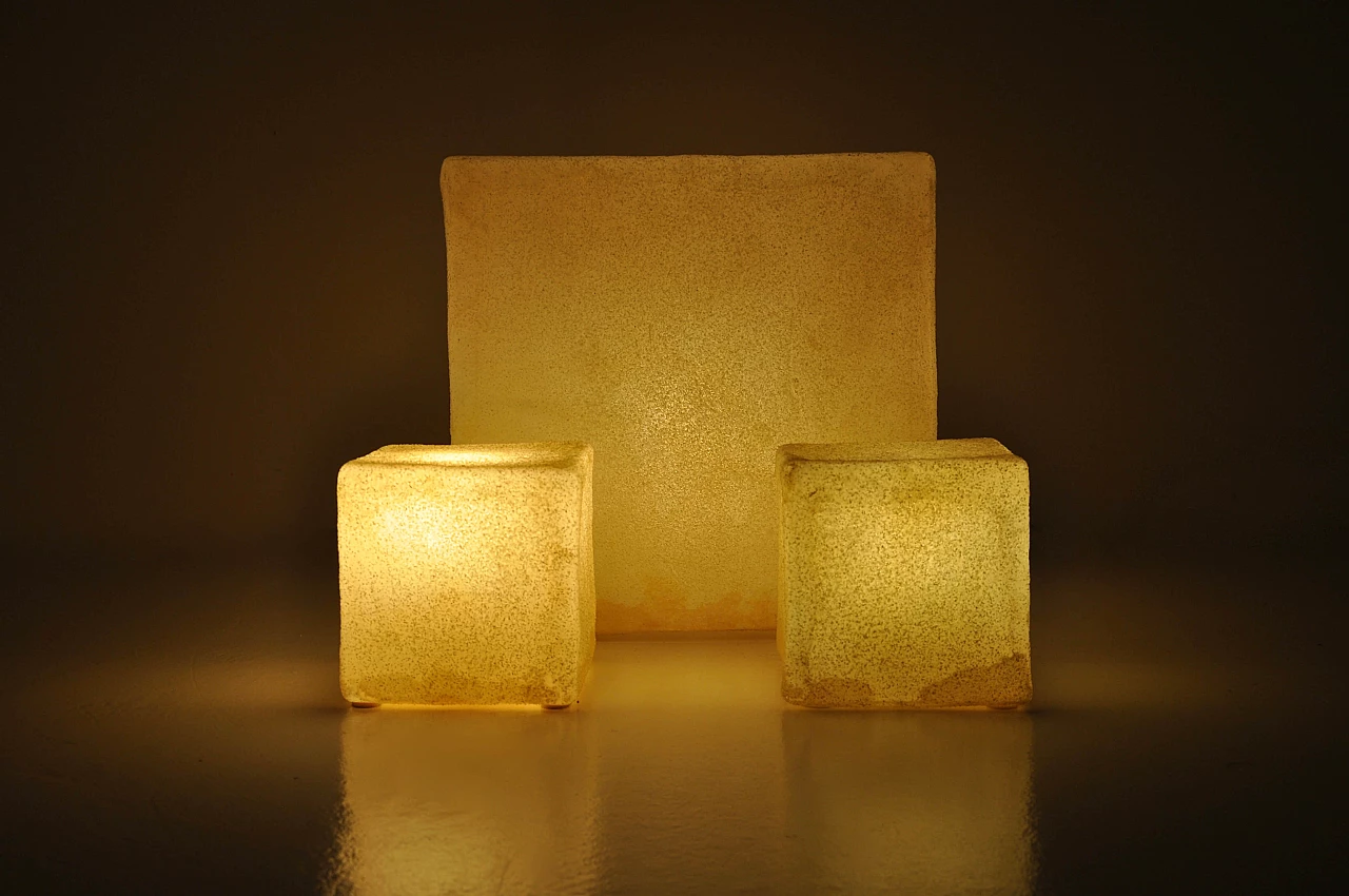 3 Cube-shaped fibreglass and marble dust lamps by Andre Cazenave for Singleton, 1970s 8