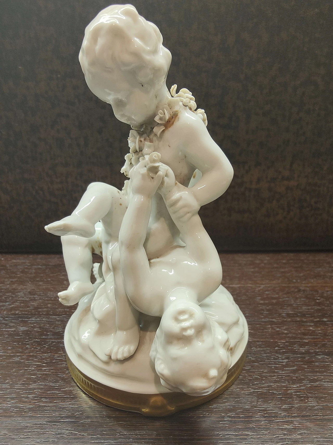 Group of three cupids, Capodimonte porcelain sculpture, 1950s 2