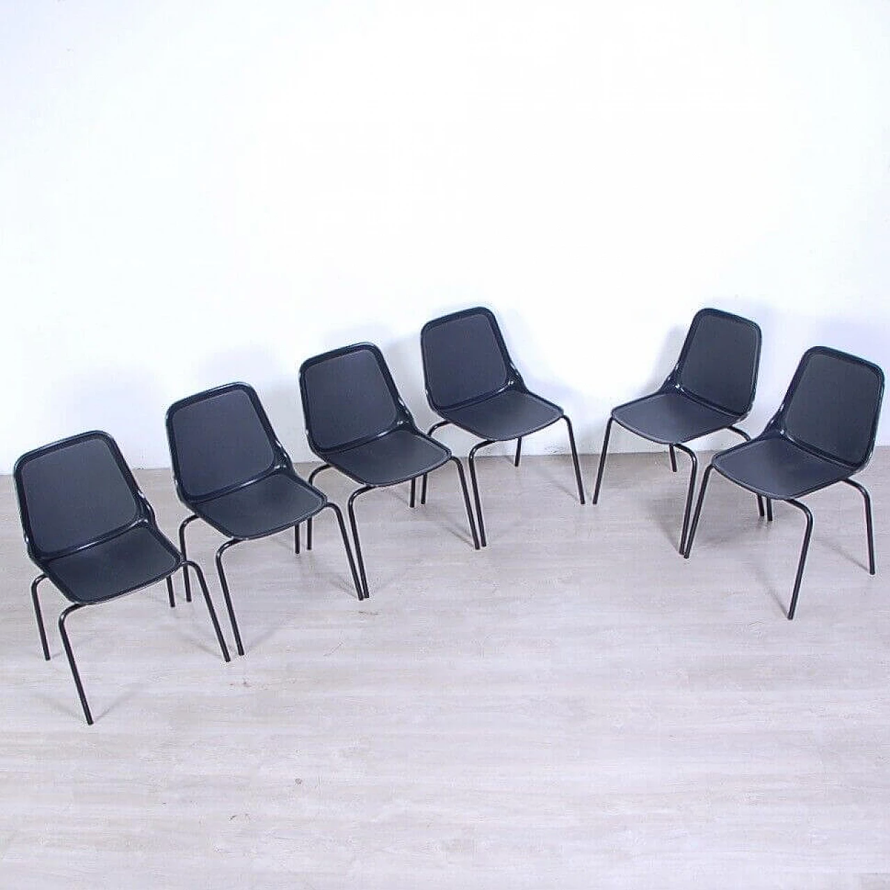 6 Black iron MIM chairs, 1960s 2