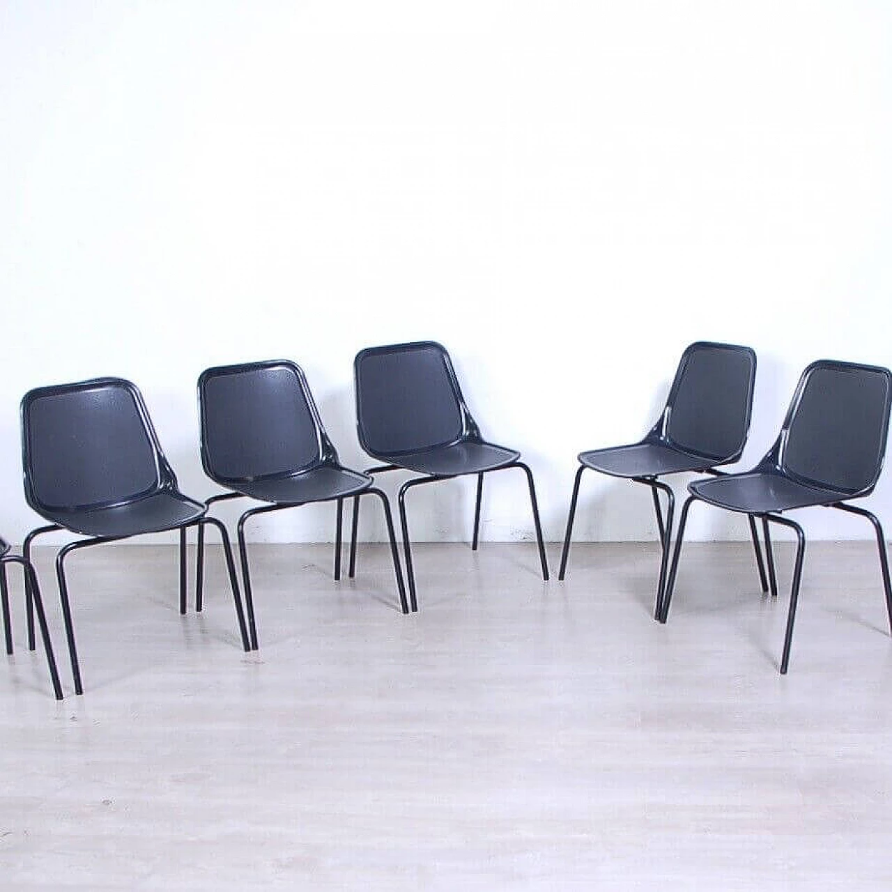 6 Black iron MIM chairs, 1960s 3