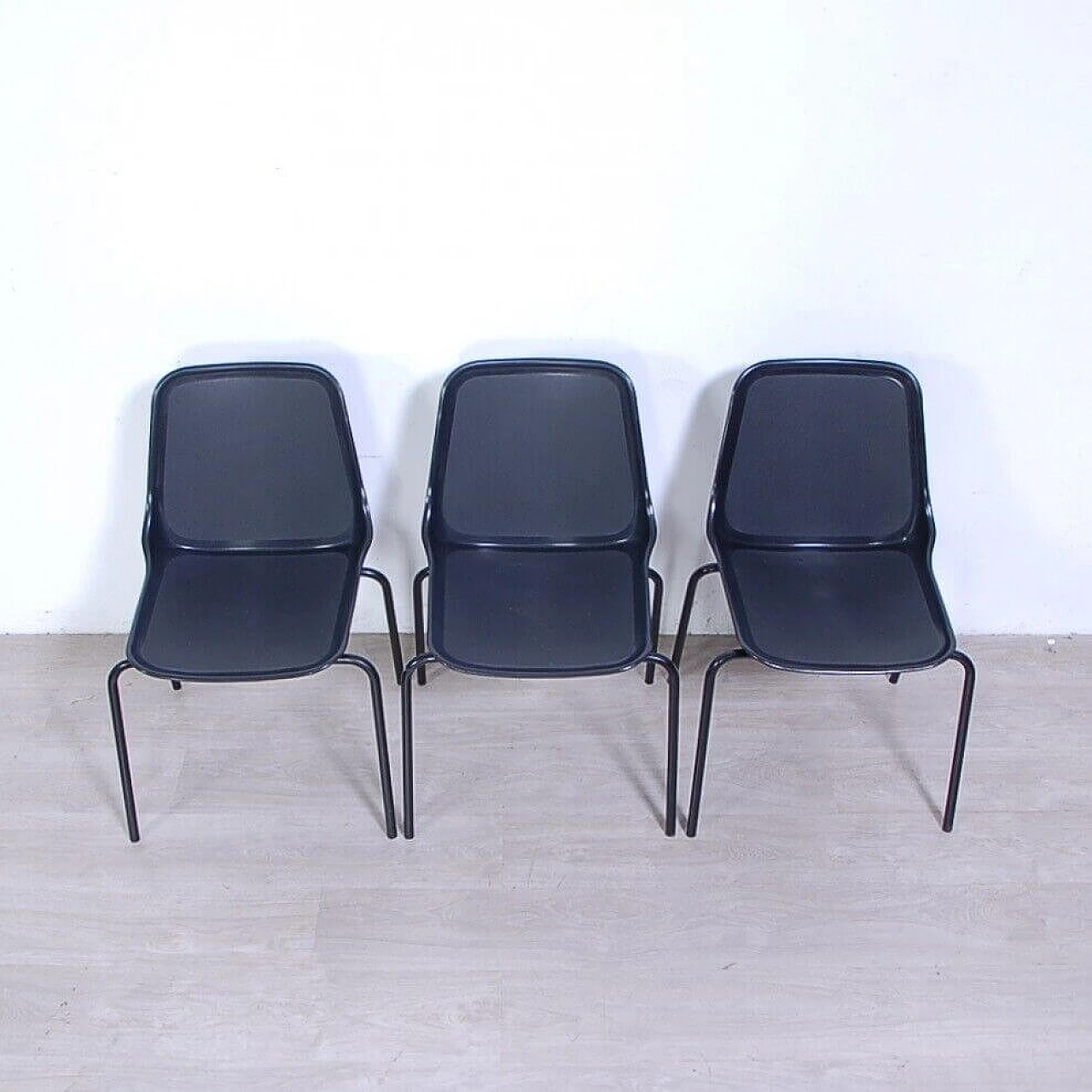 6 Black iron MIM chairs, 1960s 5