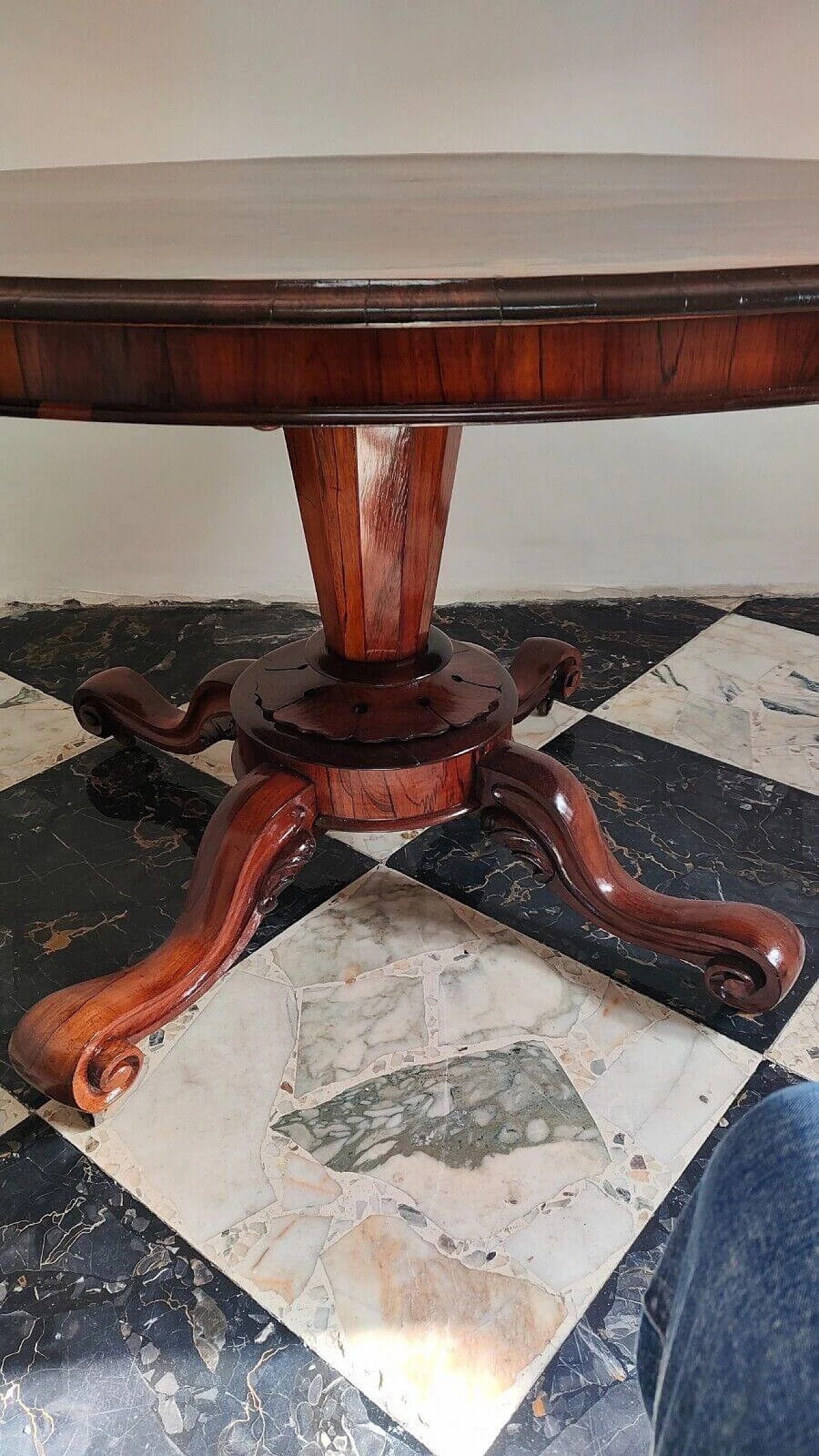 Rosewood a vela table with casters, mid-19th century 5