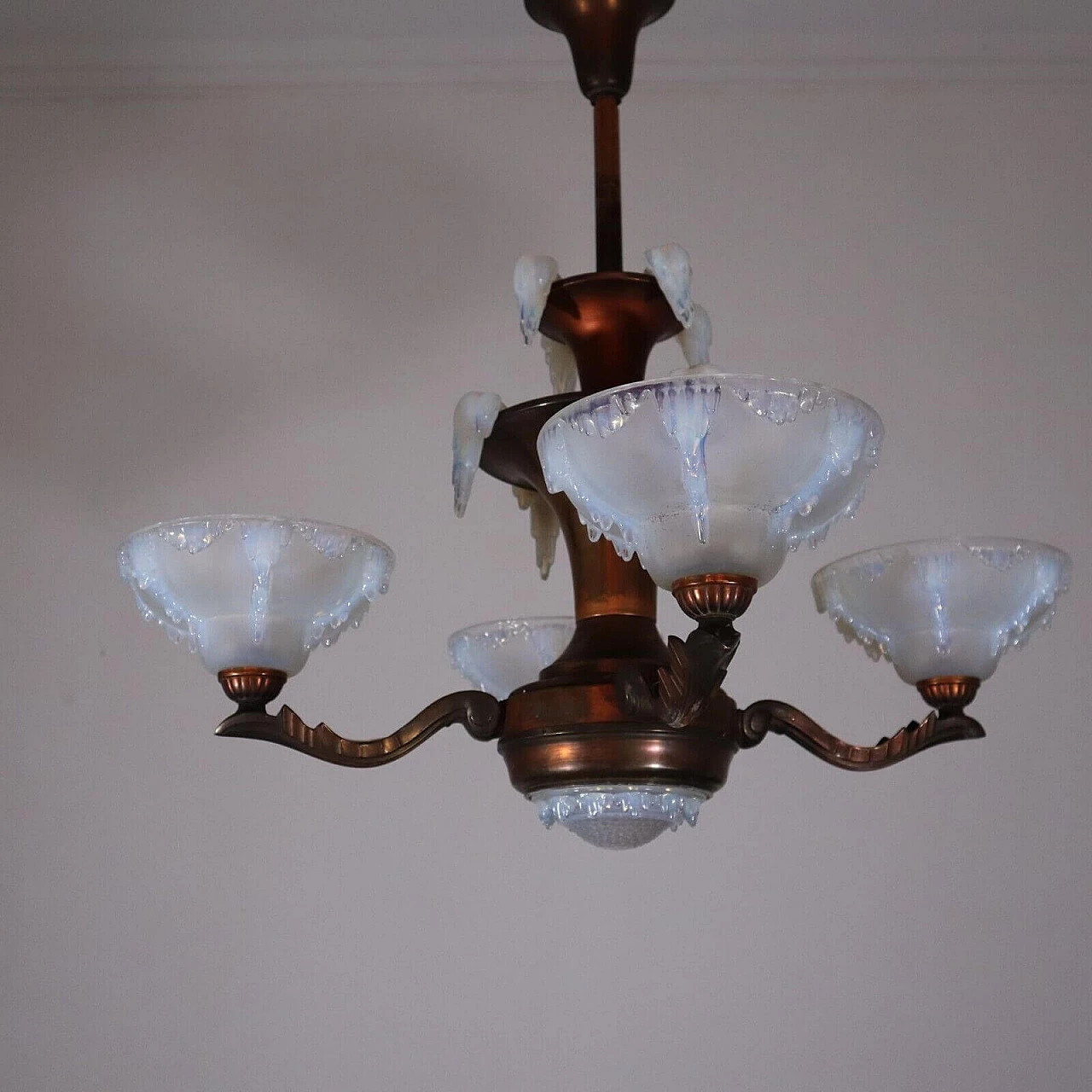 Lampadario Art Deco a cinque luci in ottone di Ezan France, anni '30 2