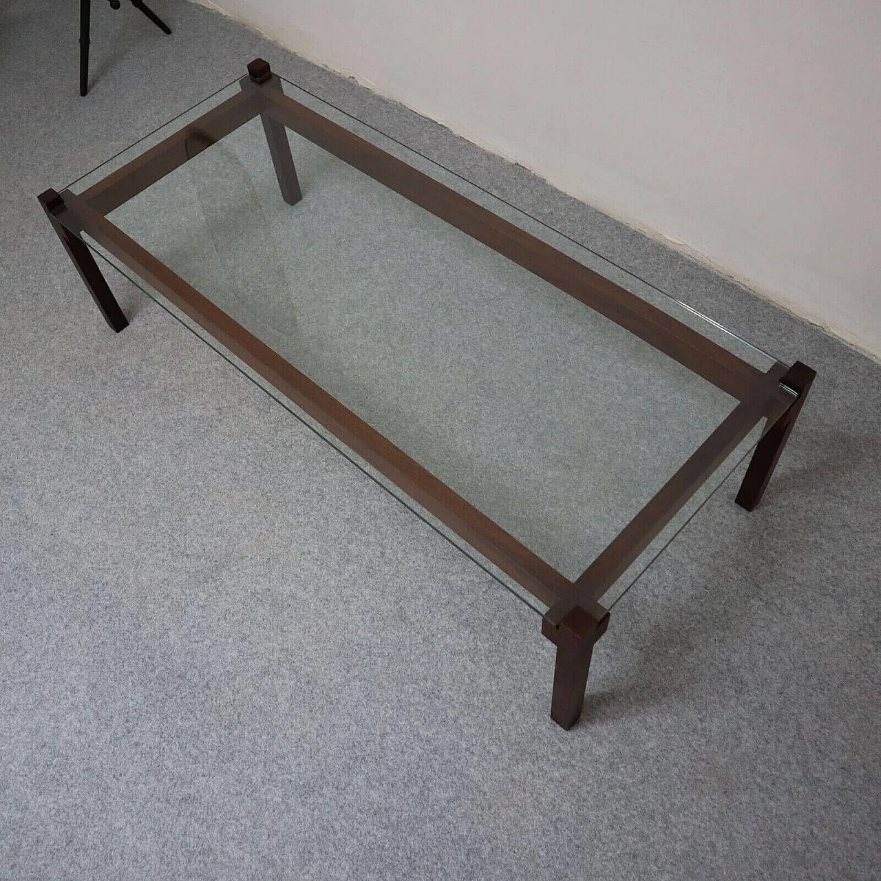 Rosewood and glass coffee table in the style of Ico Parisi, 1960s 2