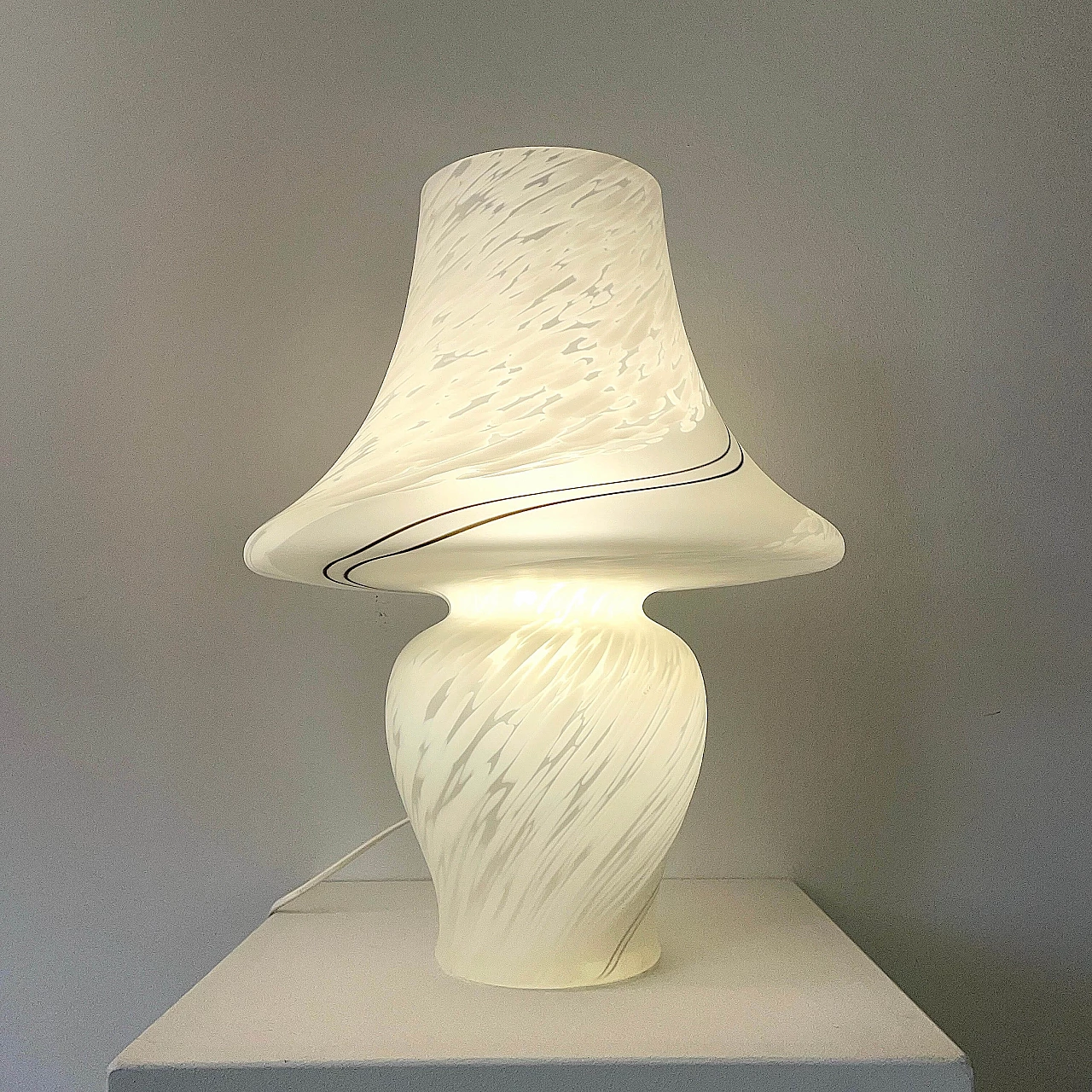 Milky Murano glass mushroom table lamp, 1970s 2