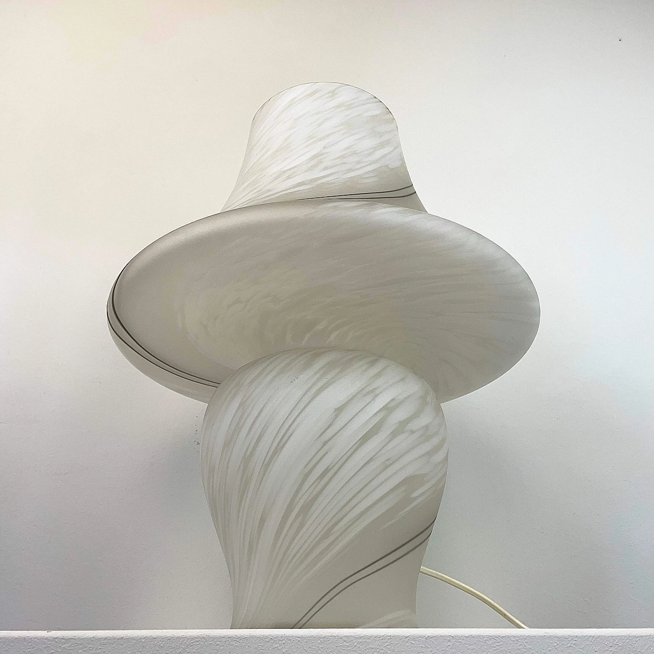 Milky Murano glass mushroom table lamp, 1970s 6