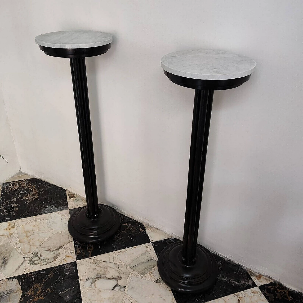 Pair of Art Deco ebonized wood and marble columns, 1930s 1