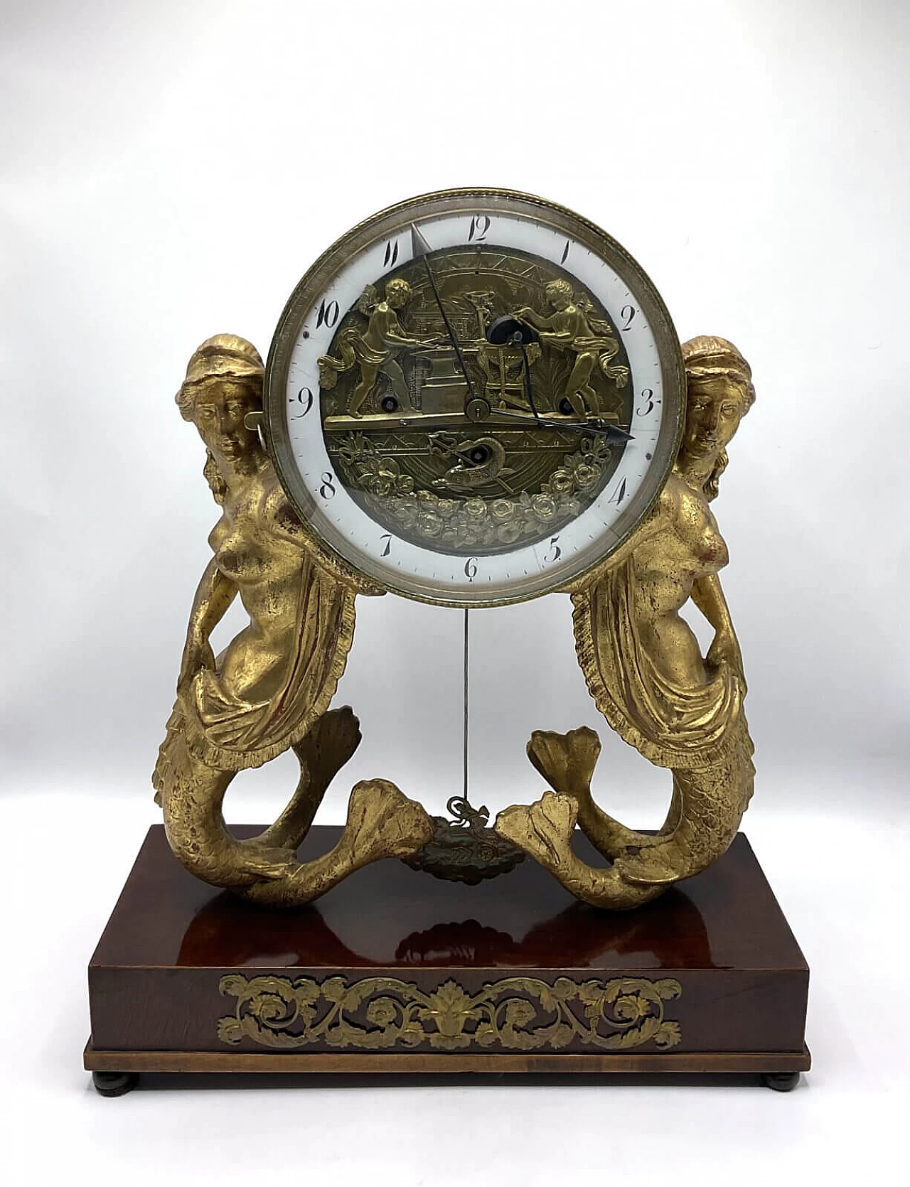 Wood and gilded bronze pendulum mantel clock, early 19th century 7