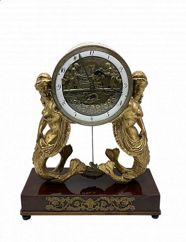 Orologio a pendolo da tavolo Luigi XVI in bronzo e marmo, fine '700