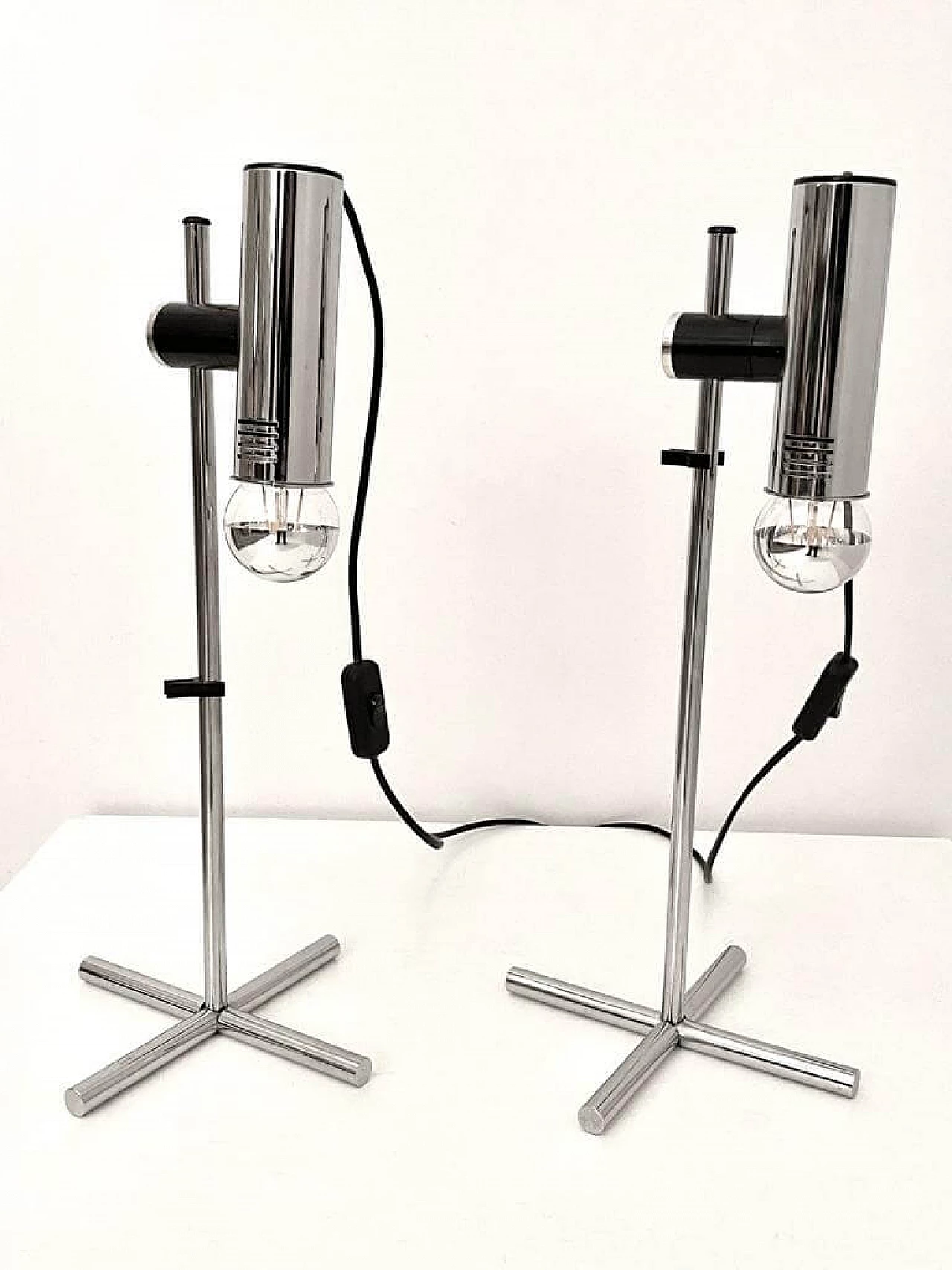 Pair of chromed steel table lamps by Targetti Sankey, 1970s 4