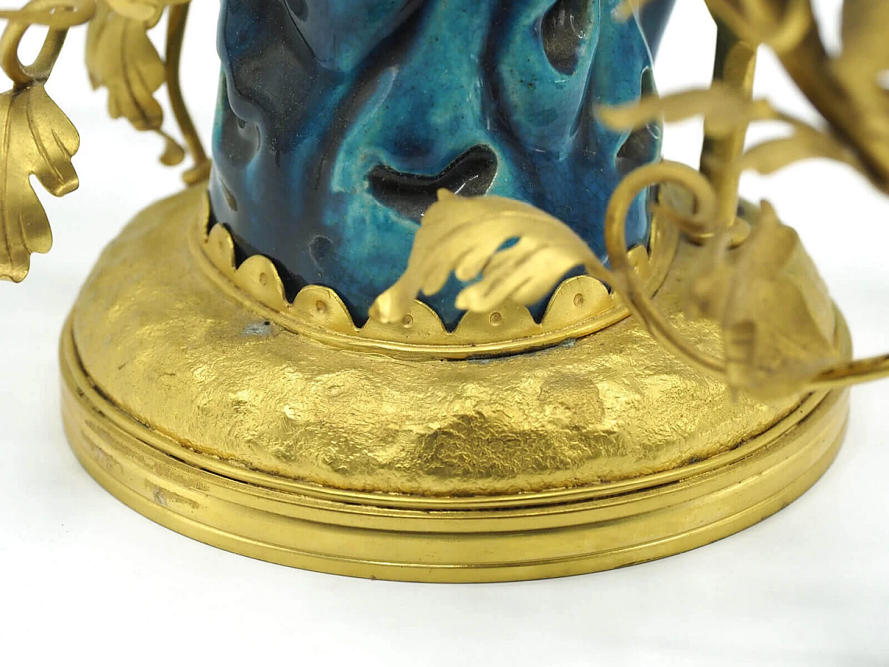 Chinese gilded bronze candelabra with blue porcelain parrot 7