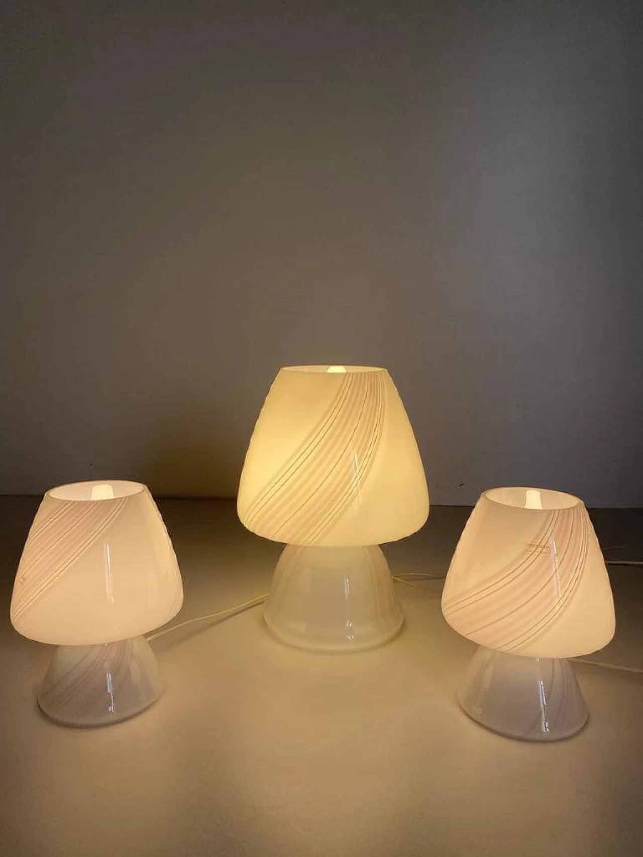 3 Mushroom table lamps in Murano glass, 1970s 7