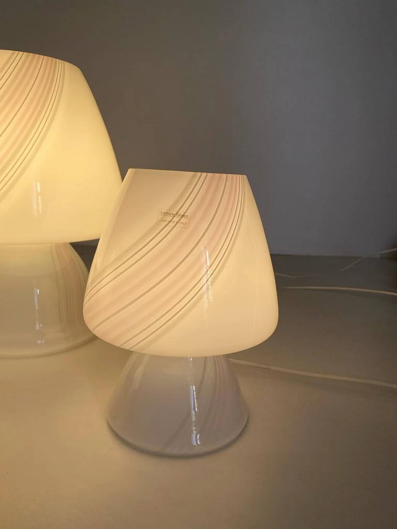 3 Mushroom table lamps in Murano glass, 1970s 8