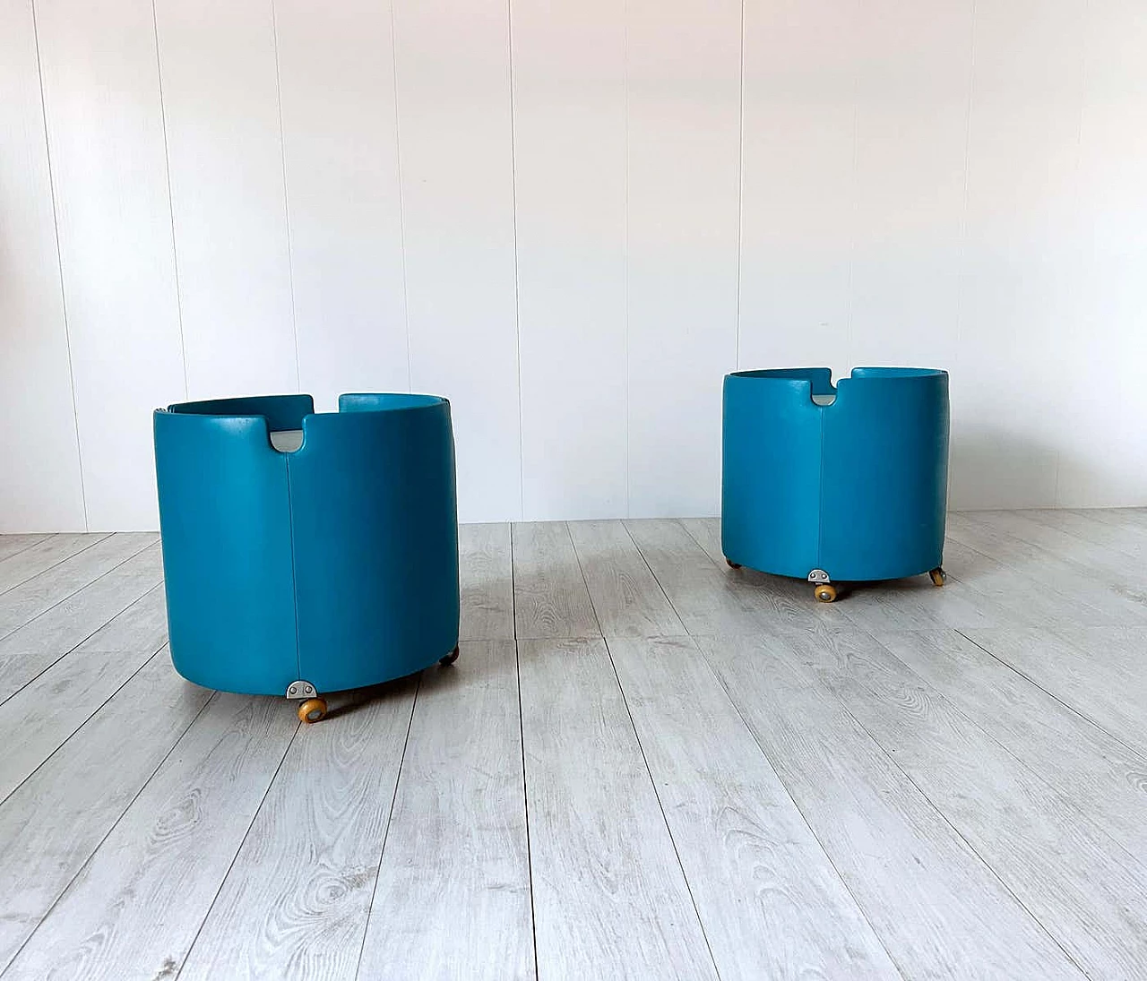 Pair of Lullaby bedside tables by Luigi Massoni for Poltrona Frau, 1970s 4